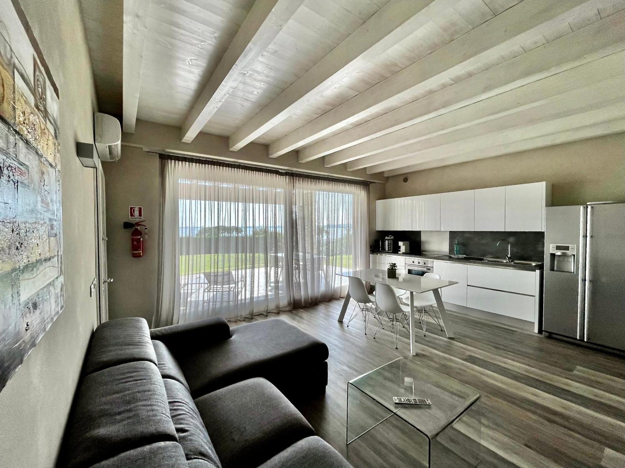 Aparthotel La Giolosa Gardapartments 3*