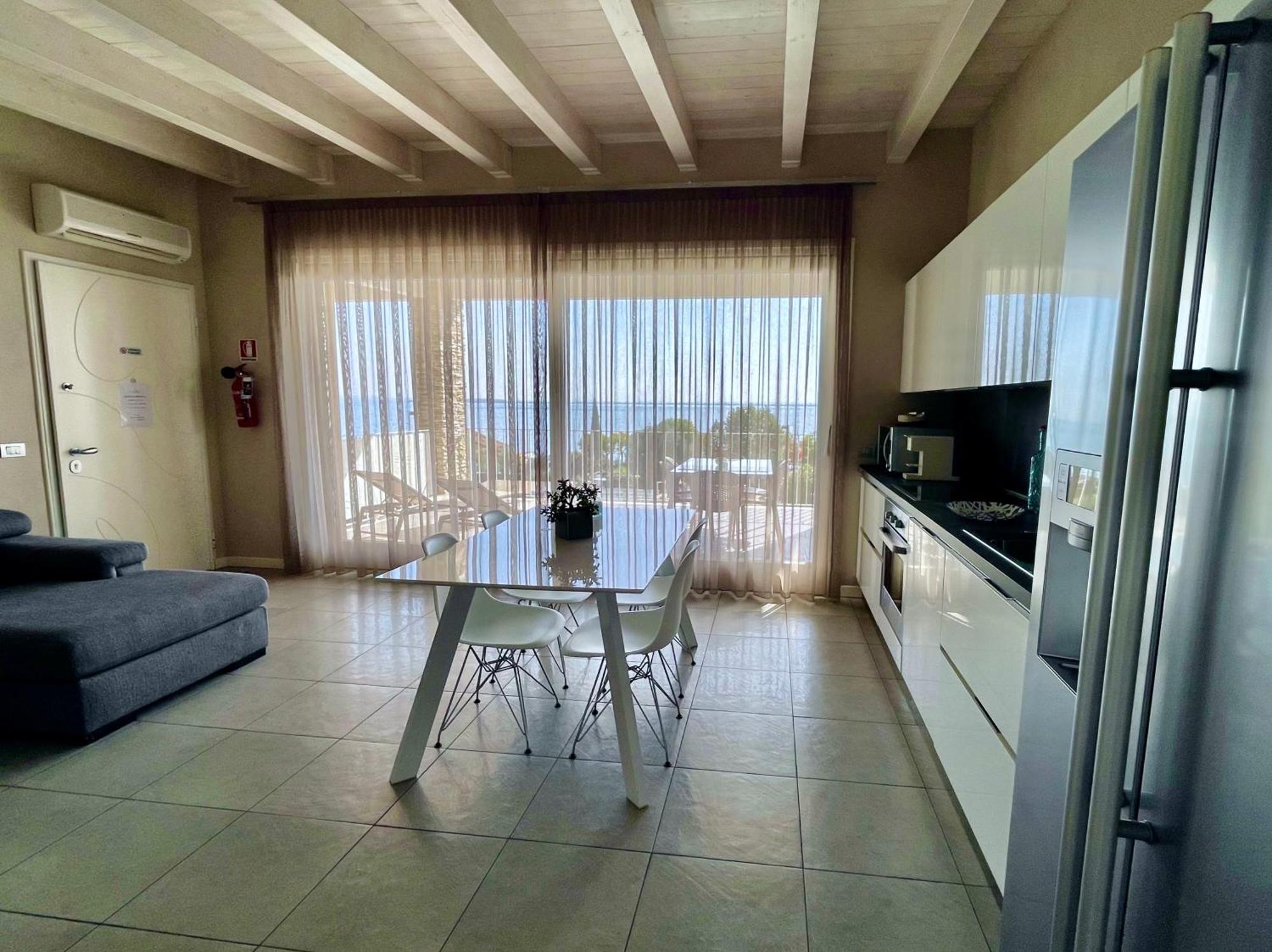 Aparthotel La Giolosa Gardapartments 3*