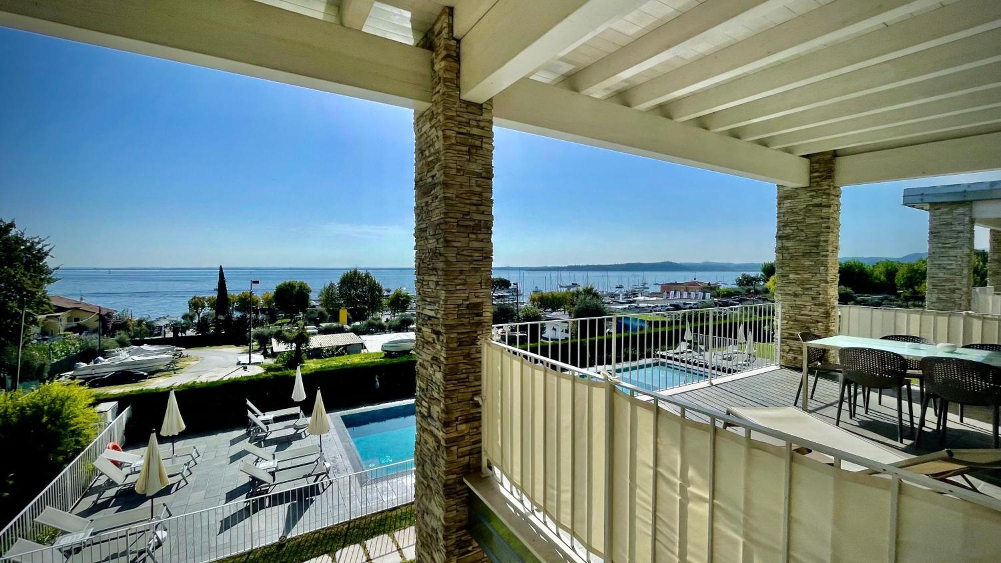 Aparthotel La Giolosa Gardapartments Moniga del Garda