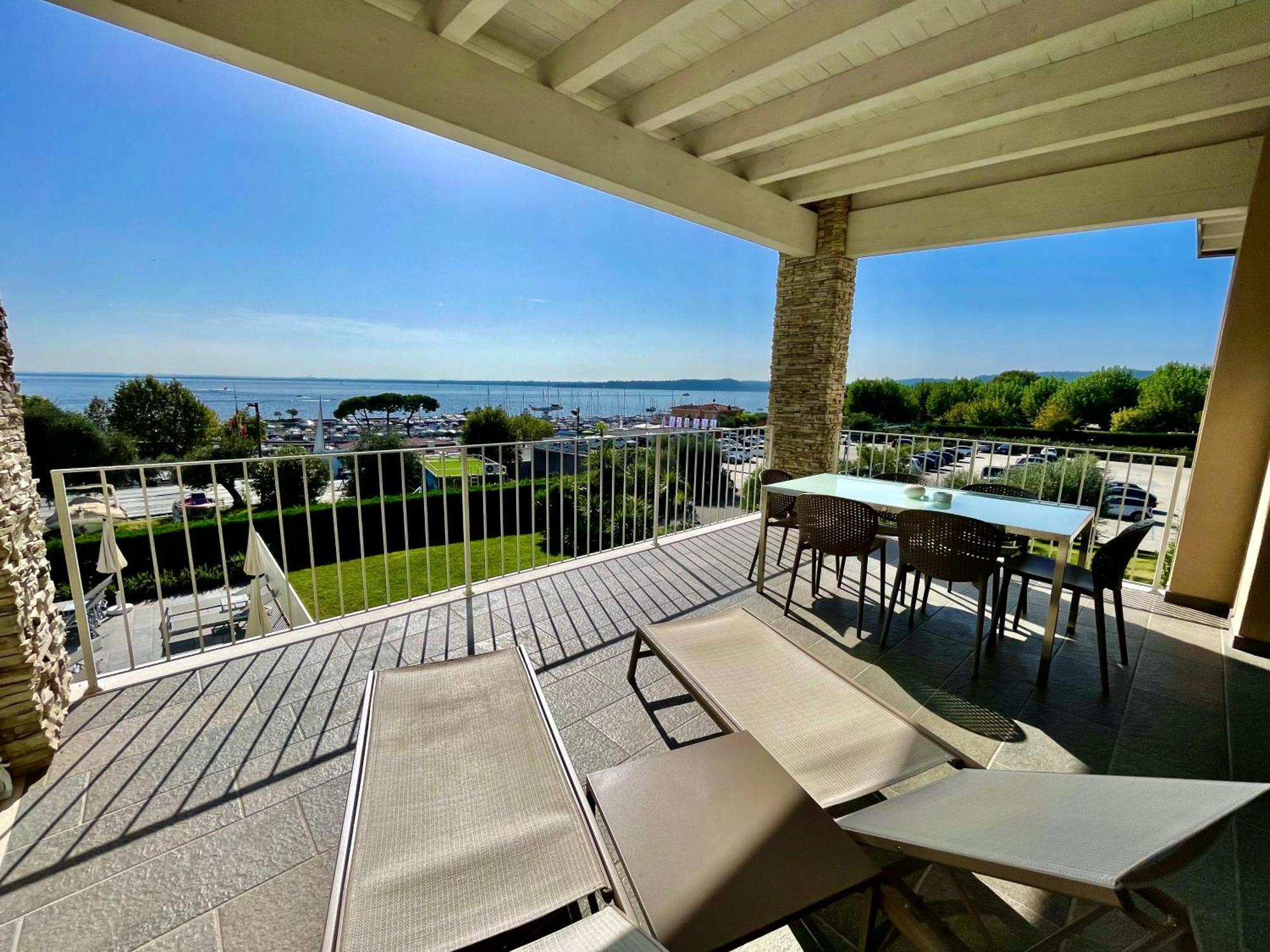 La Giolosa Gardapartments Aparthotel Moniga del Garda
