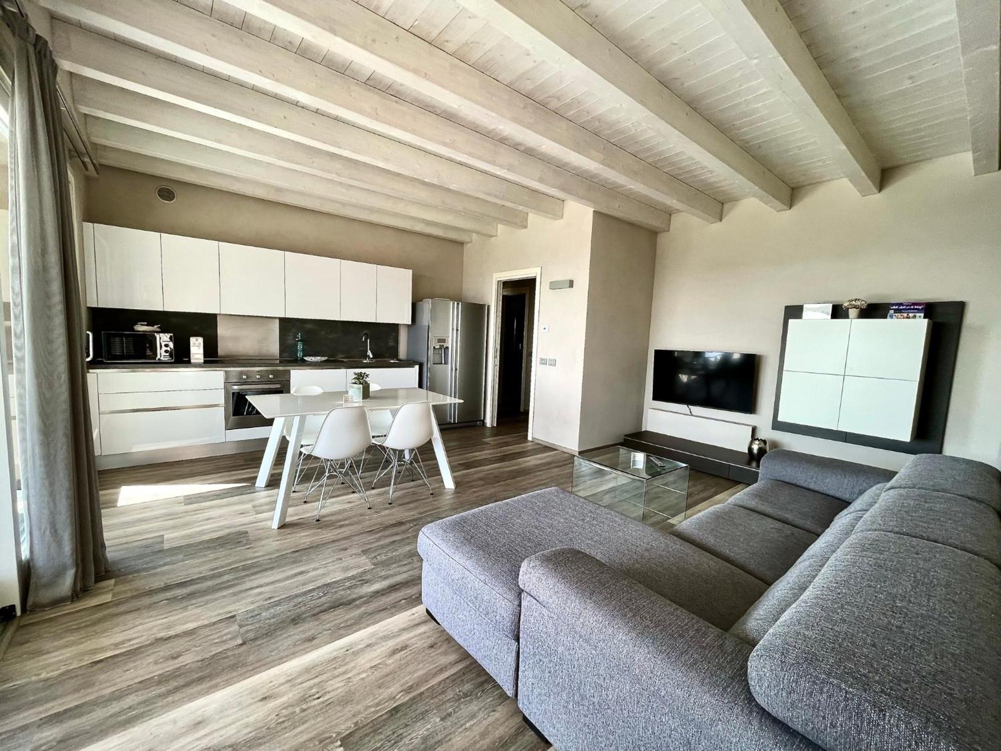 Aparthotel La Giolosa Gardapartments Moniga del Garda
